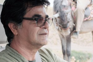 电影制片人贾法尔·帕纳西和穆罕默德·拉苏洛夫在伊朗监狱大火中被催泪弹击中-报道