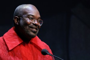 布拉顿认为他的电影可以帮助人们爱自己，因为“酷儿们有秘密武器”